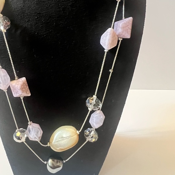 Elegant Multi-Color Beaded Necklace - Picture 3 of 5